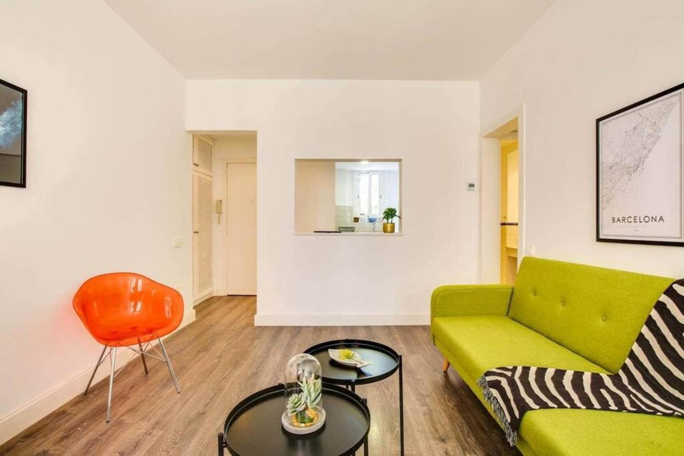 Colorful With Cozy Terrace In Gracia Apartment Barcelona Exterior photo
